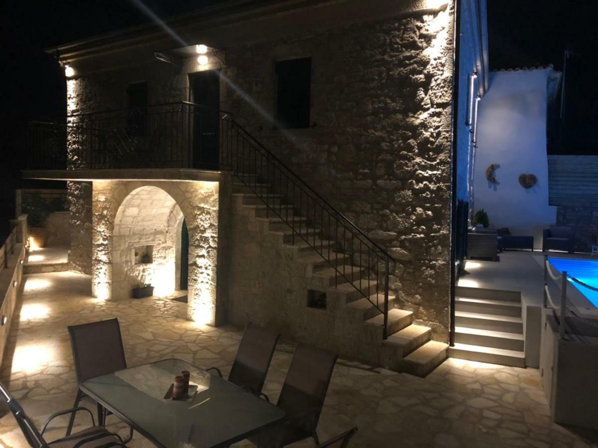 Villa Charonia Spanokhórion エクステリア 写真
